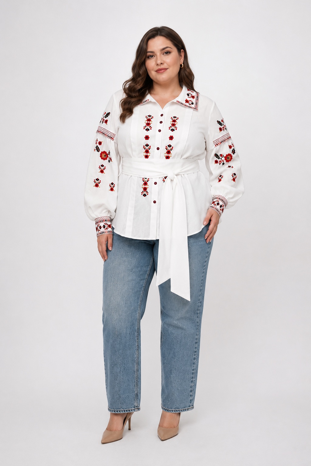 Вишиванка на фігурі plus size — розміри до 135 см